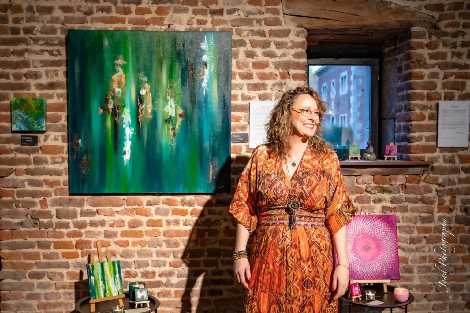 Isabelle Bouhon - Chrom'Art : Ateliers en chromothérapie et peintures chromothérapeutiques