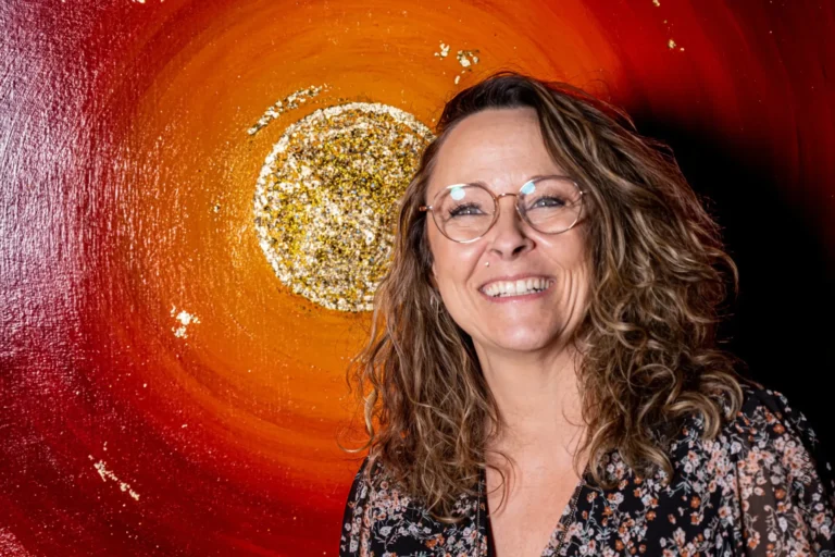 Isabelle Bouhon - Chrom'Art : Ateliers en chromothérapie et peintures chromothérapeutiques